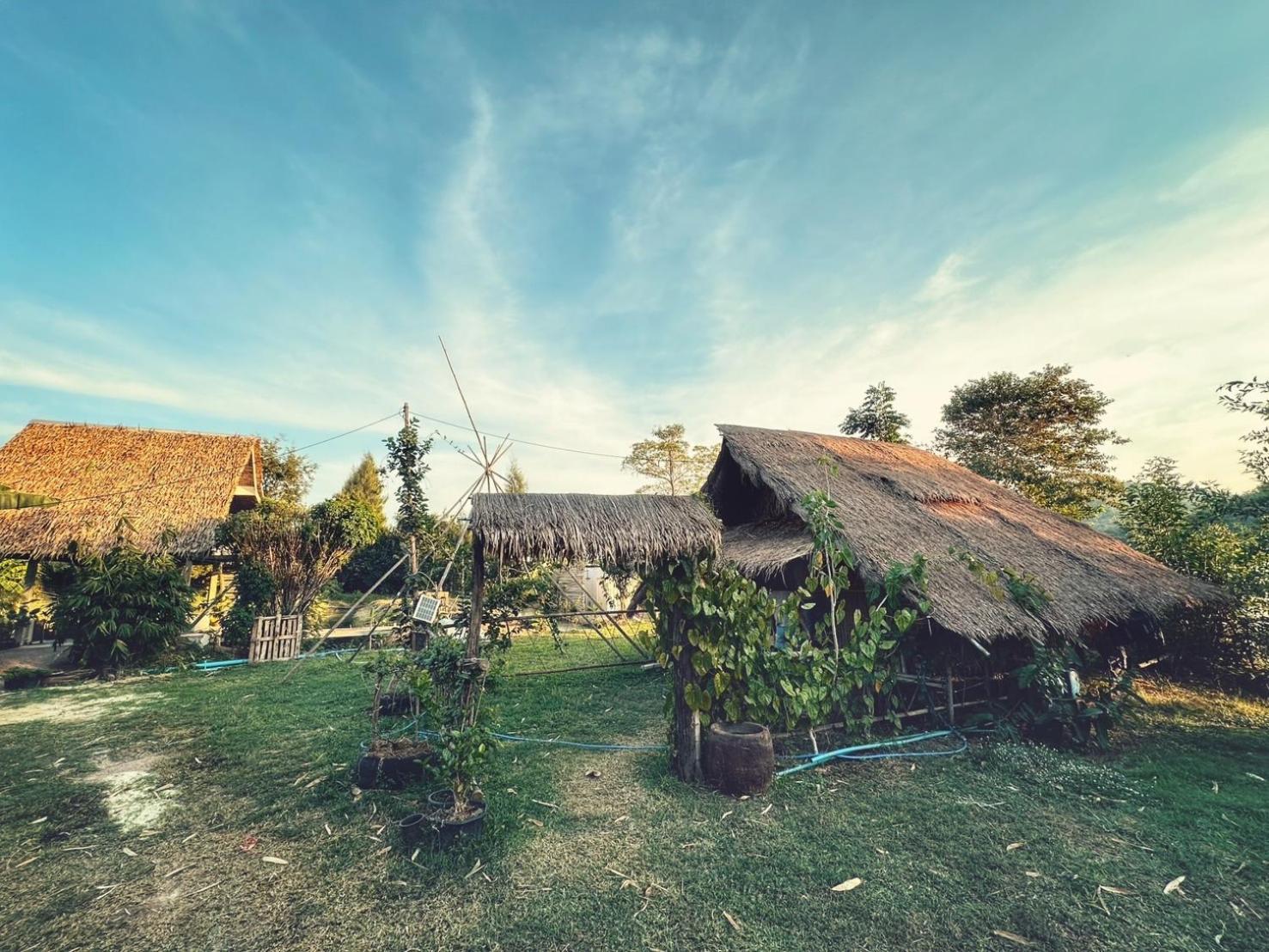 Royal Mountain Hut Hotel Ratchaburi Exterior photo